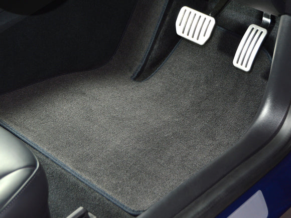 Volvo V40 Automatic 2012+ Car Mats (4 clips) // Black Super, Beige Trim, PVC Heelpad