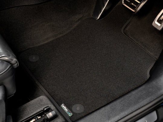 Nissan Elgrand E51 2011+ Car Mats // Black Executive, Black Trim, No Heelpad