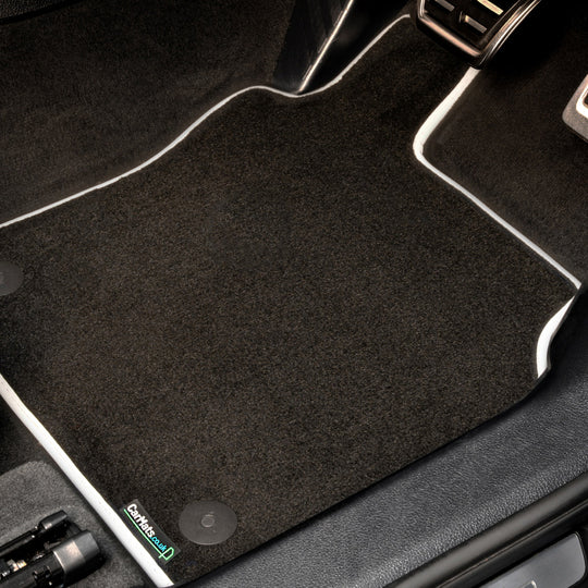Audi Q7 2006-2016 Car Mats // Black Executive, White Trim, PVC Heelpad