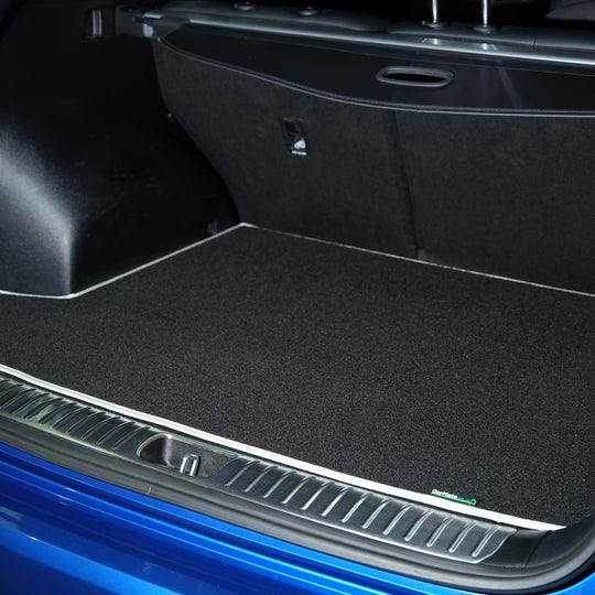 Volkswagen Golf Mk6 Hatchback 2008-2013 Boot Mat // Black Grand, White Trim