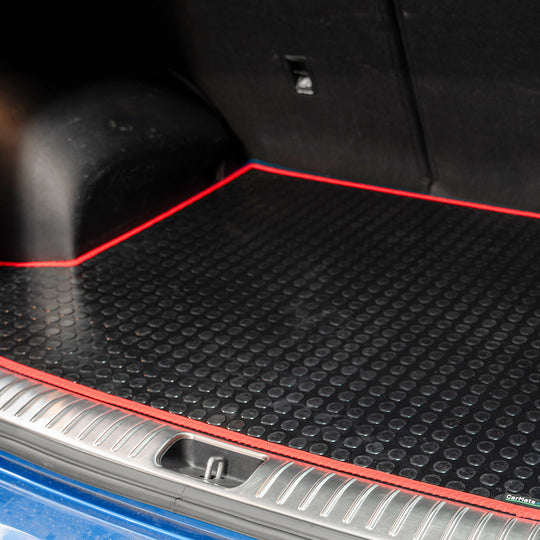 Audi Q3 2011-2018  Boot Mat // Black Off Road Rubber, Red Trim