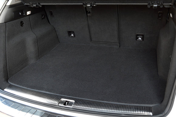 Volkswagen Tiguan 2016+ // Black Super Boot Mat, Black Rolled Edge